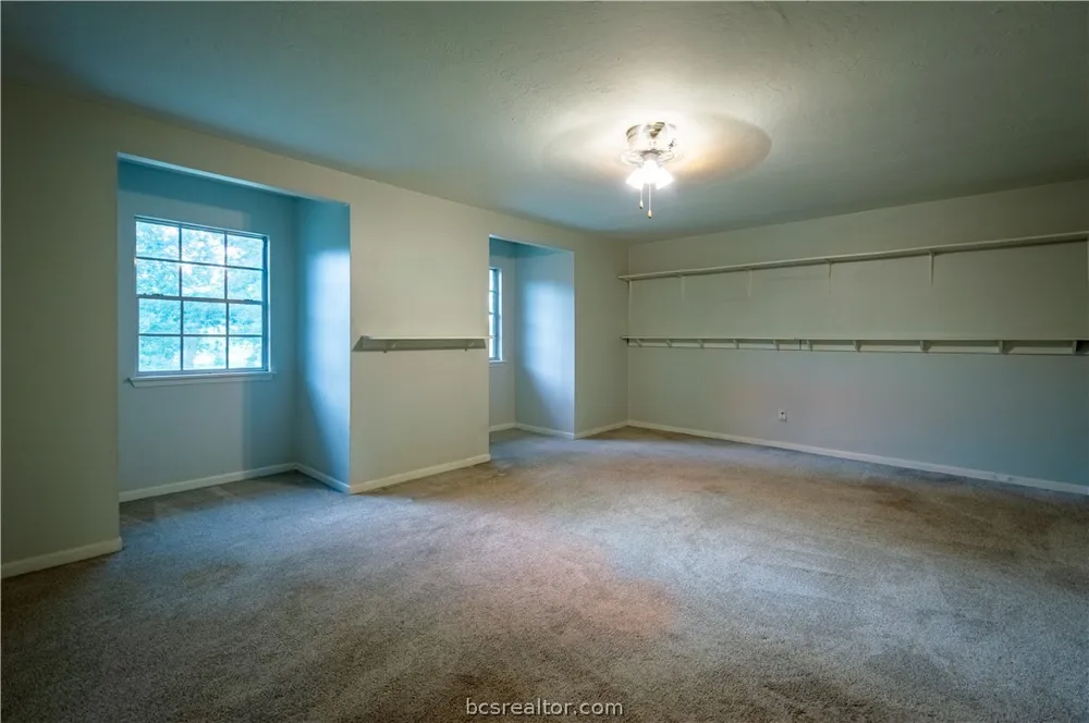 38 Golfview Drive Hilltop Lakes, TX 77871