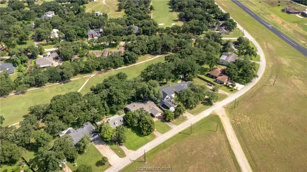 38 Golfview Drive Hilltop Lakes, TX 77871