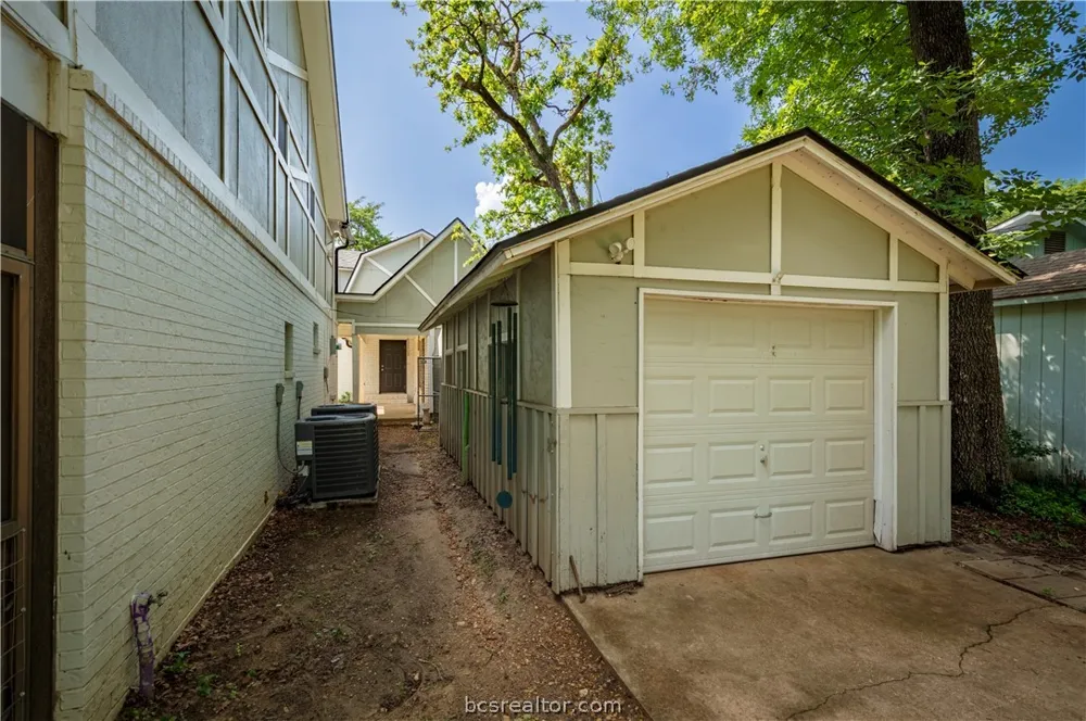 38 Golfview Drive Hilltop Lakes, TX 77871