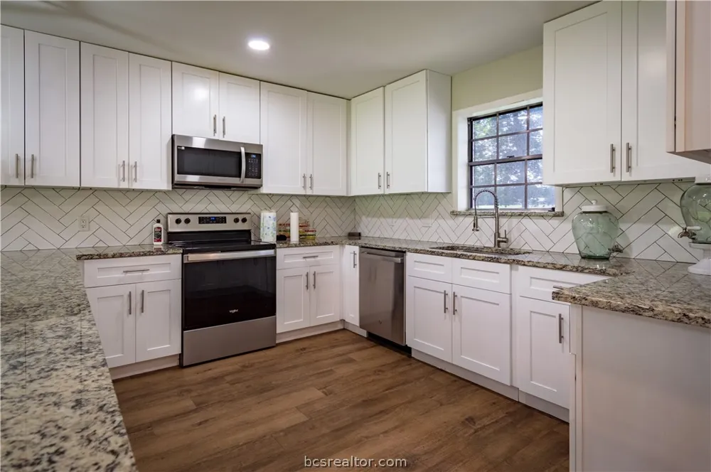 38 Golfview Drive Hilltop Lakes, TX 77871