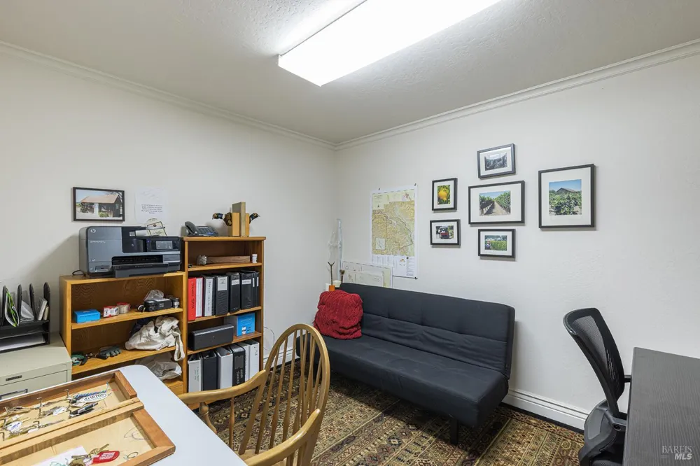 374 Kinley Drive Healdsburg, CA 95448