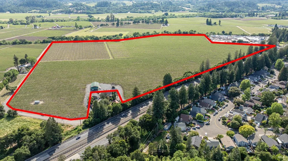 374 Kinley Drive Healdsburg, CA 95448
