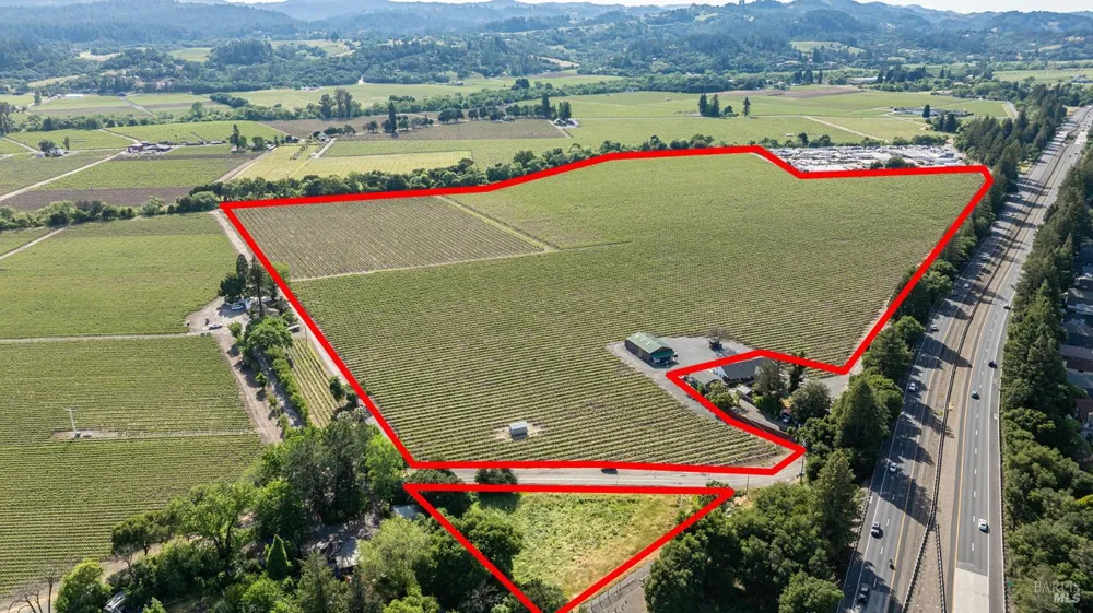 374 Kinley Drive Healdsburg, CA 95448