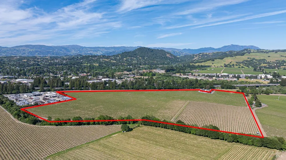 374 Kinley Drive Healdsburg, CA 95448
