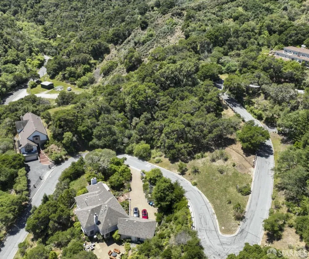 Woodridge Road Hillsborough, CA 94010