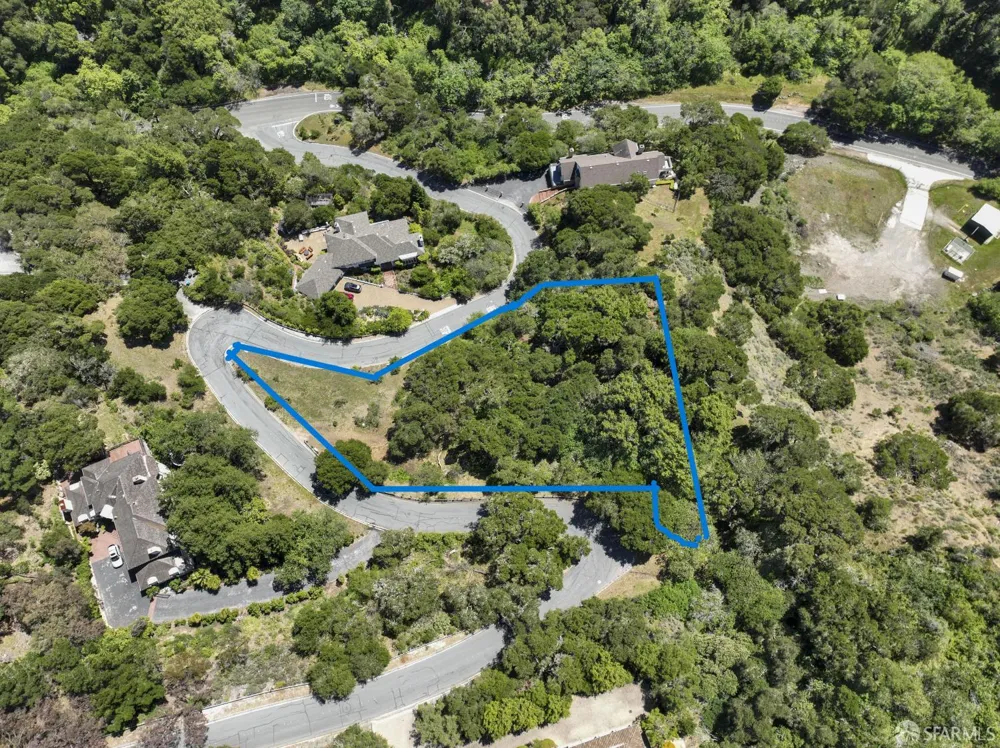 Woodridge Road Hillsborough, CA 94010