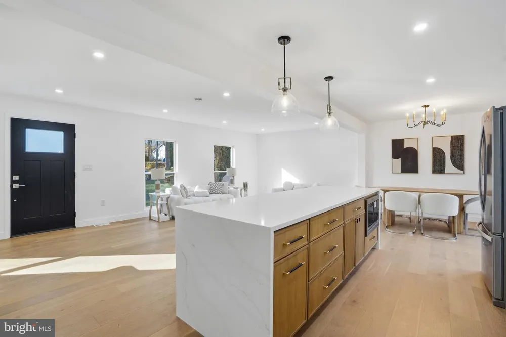 10704 HOWERTON AVENUE Fairfax, VA 22030