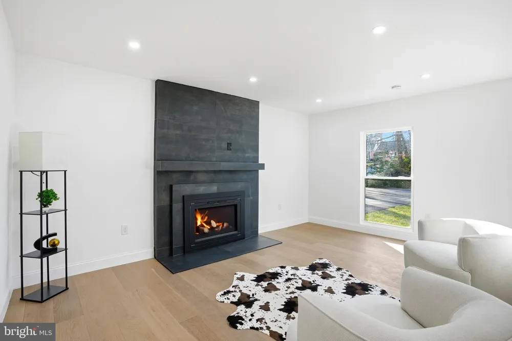 10704 HOWERTON AVENUE Fairfax, VA 22030