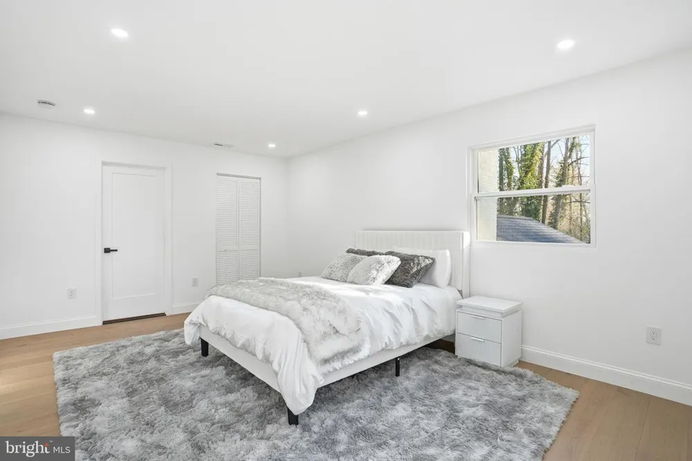 10704 HOWERTON AVENUE Fairfax, VA 22030