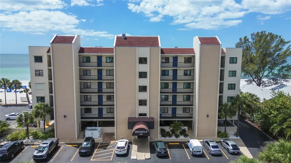 20040 GULF BOULEVARD #402 Indian Rocks Beach, FL 33785
