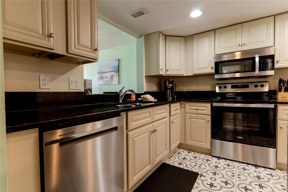20040 GULF BOULEVARD #402 Indian Rocks Beach, FL 33785