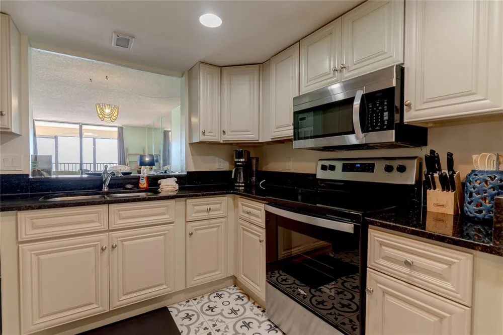 20040 GULF BOULEVARD #402 Indian Rocks Beach, FL 33785