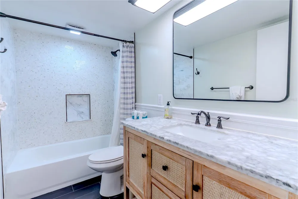 20040 GULF BOULEVARD #402 Indian Rocks Beach, FL 33785