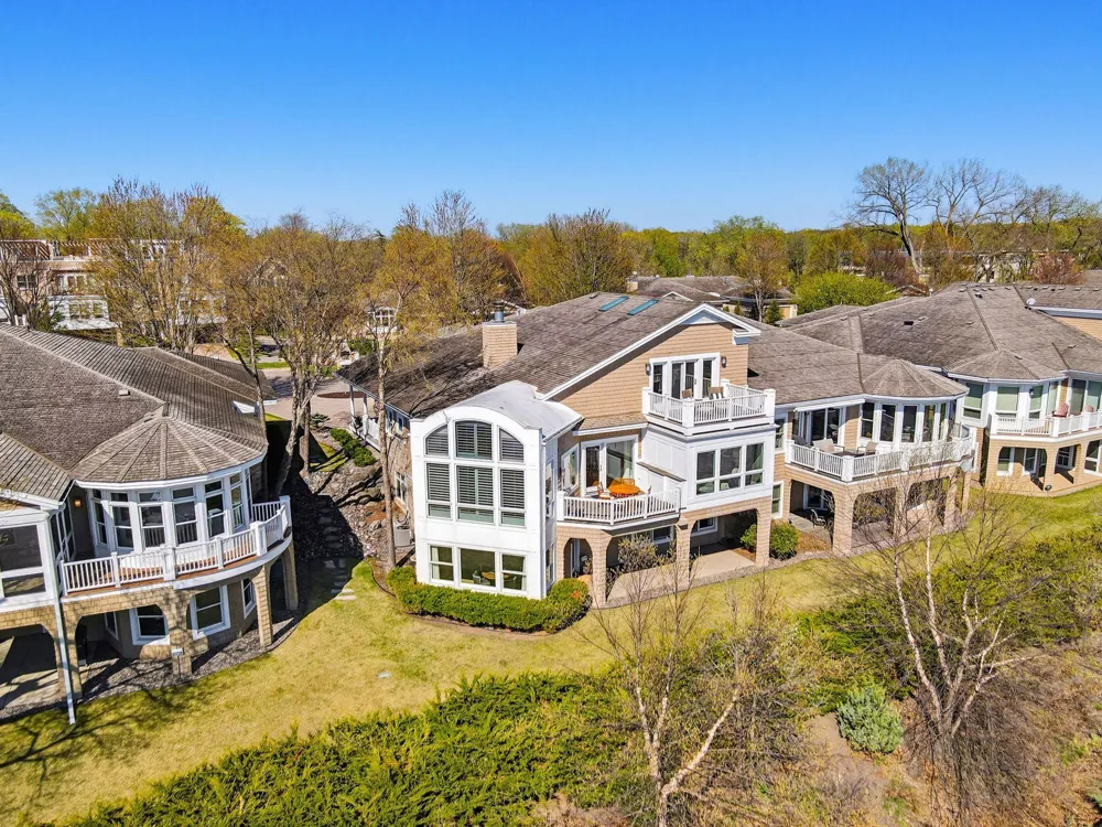 726 Widsten Circle Wayzata, MN 55391