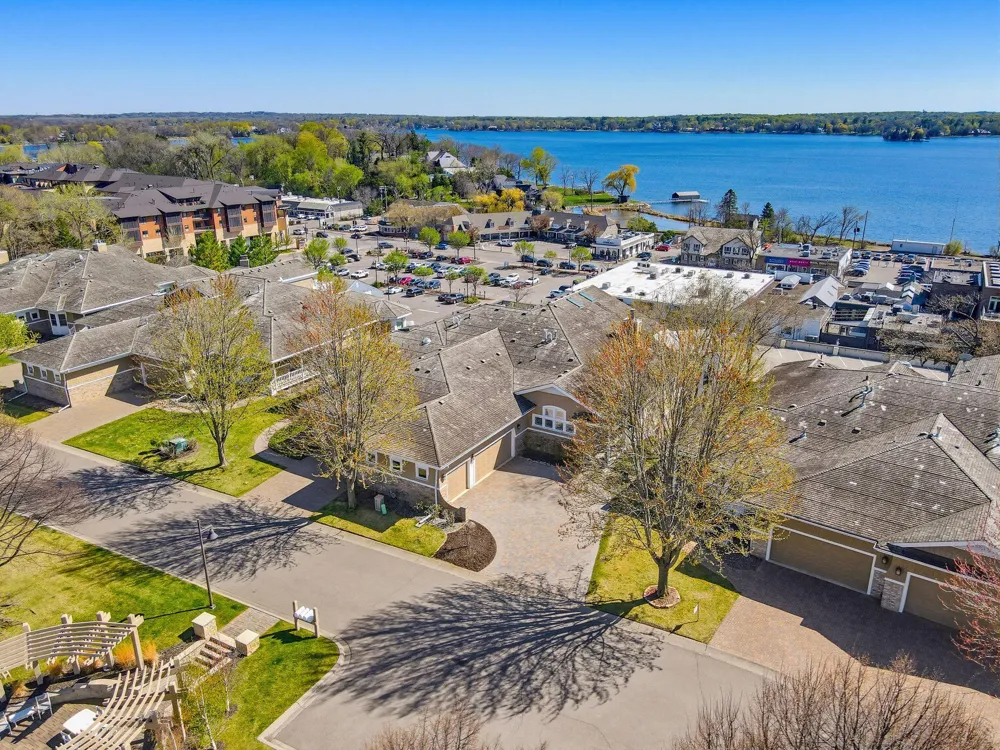 726 Widsten Circle Wayzata, MN 55391