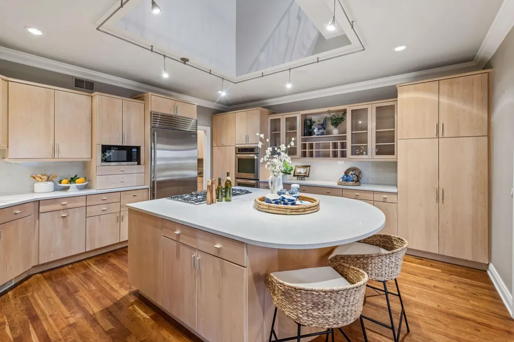 726 Widsten Circle Wayzata, MN 55391