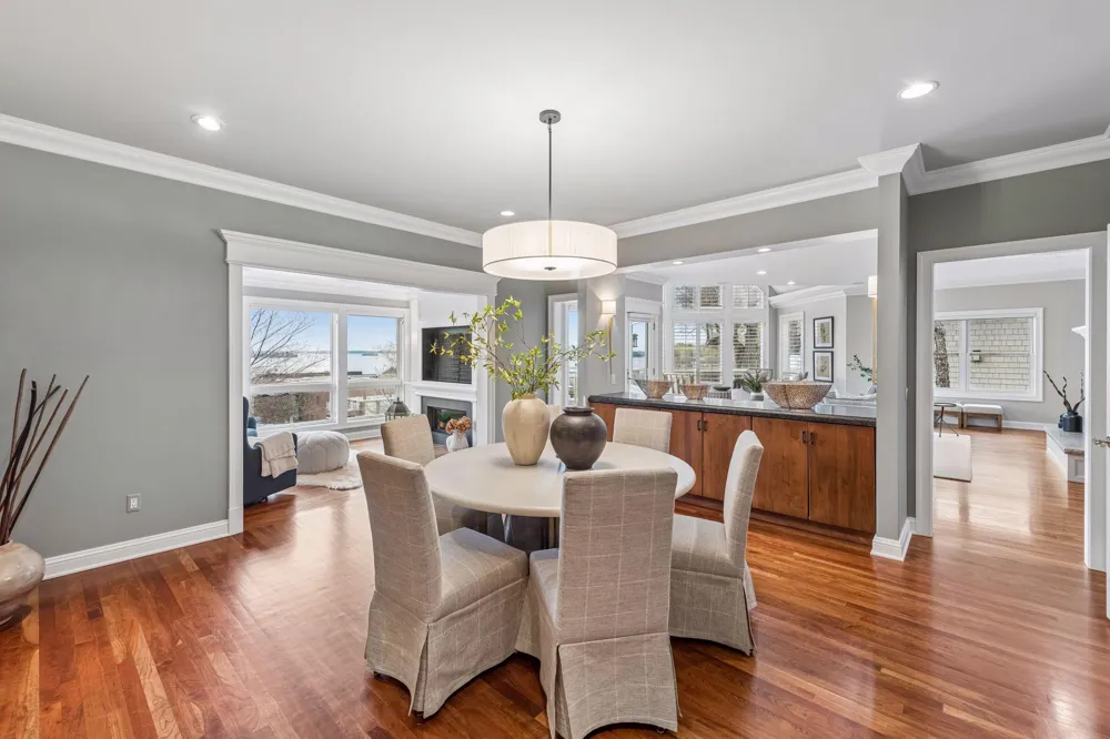726 Widsten Circle Wayzata, MN 55391