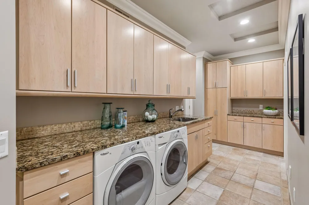 726 Widsten Circle Wayzata, MN 55391