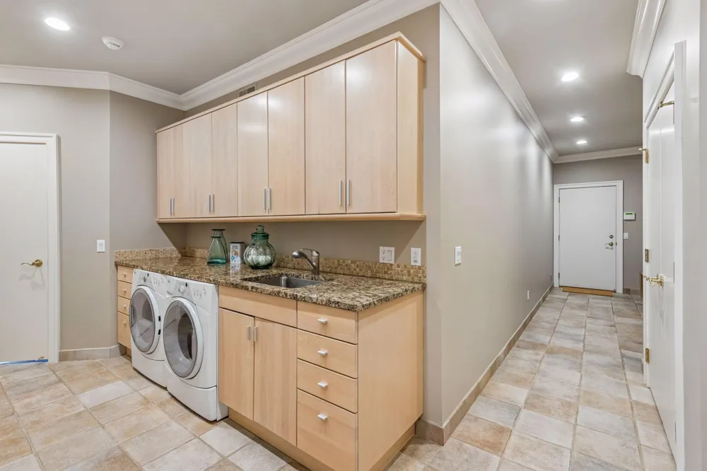 726 Widsten Circle Wayzata, MN 55391