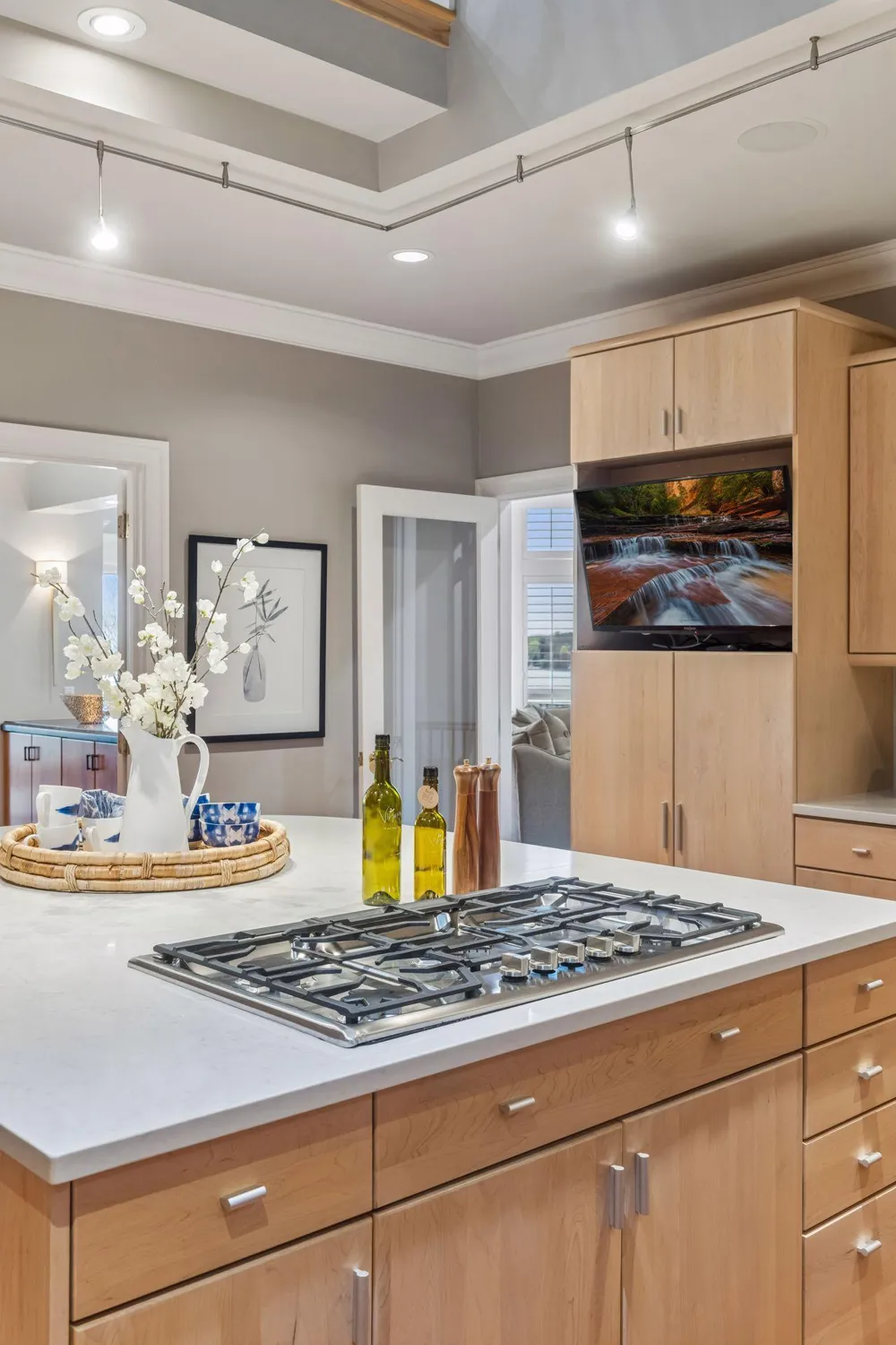 726 Widsten Circle Wayzata, MN 55391