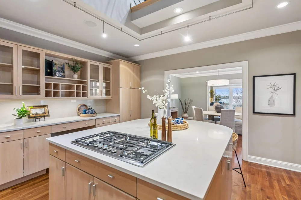 726 Widsten Circle Wayzata, MN 55391