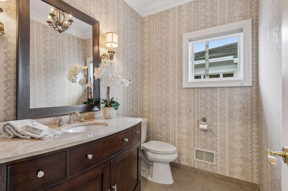 726 Widsten Circle Wayzata, MN 55391