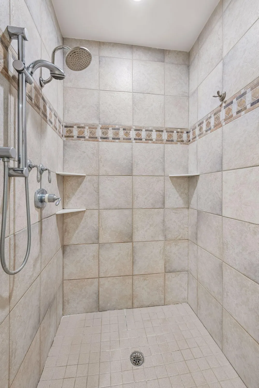 726 Widsten Circle Wayzata, MN 55391