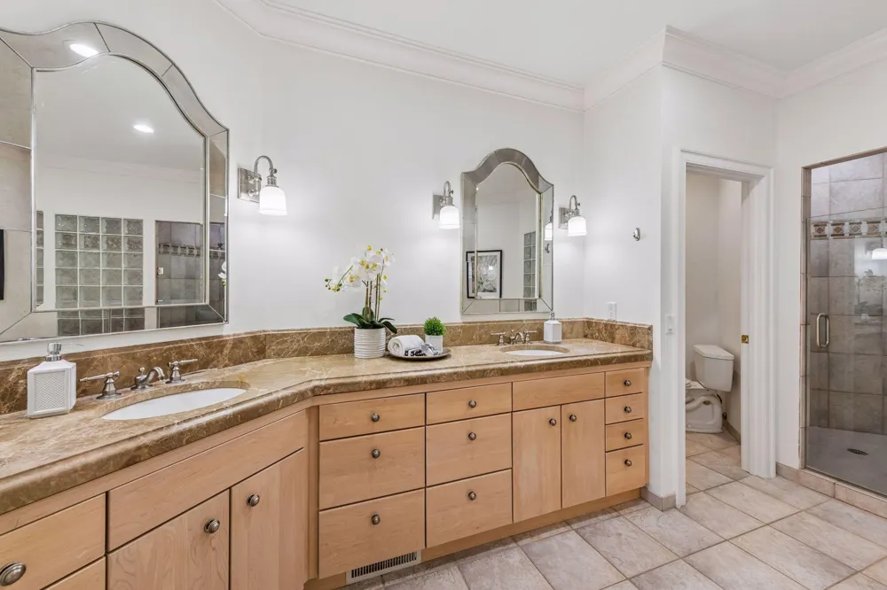 726 Widsten Circle Wayzata, MN 55391