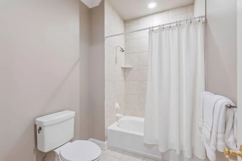 726 Widsten Circle Wayzata, MN 55391