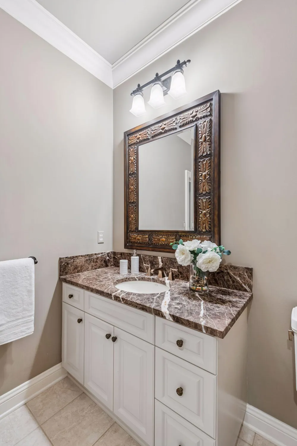 726 Widsten Circle Wayzata, MN 55391