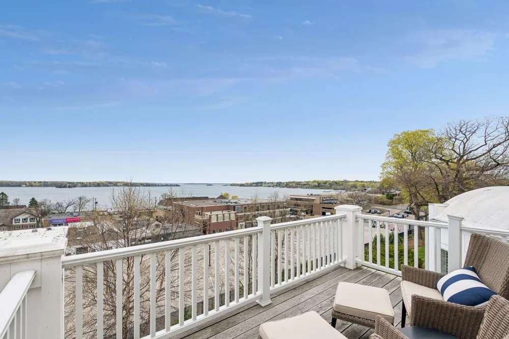 726 Widsten Circle Wayzata, MN 55391