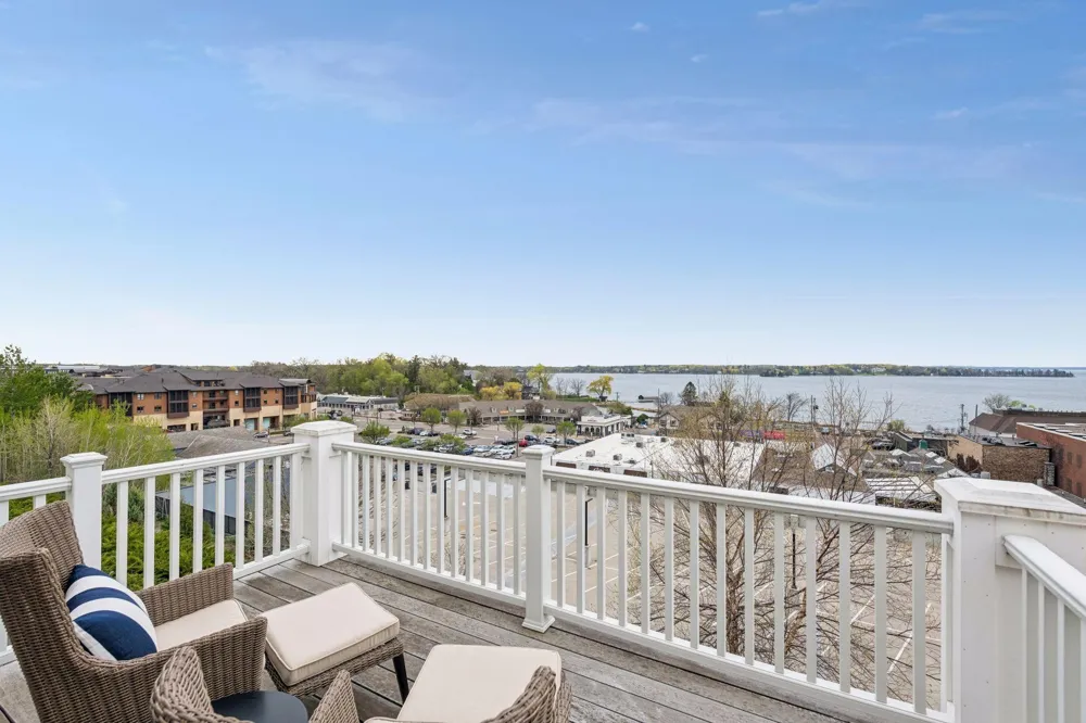 726 Widsten Circle Wayzata, MN 55391