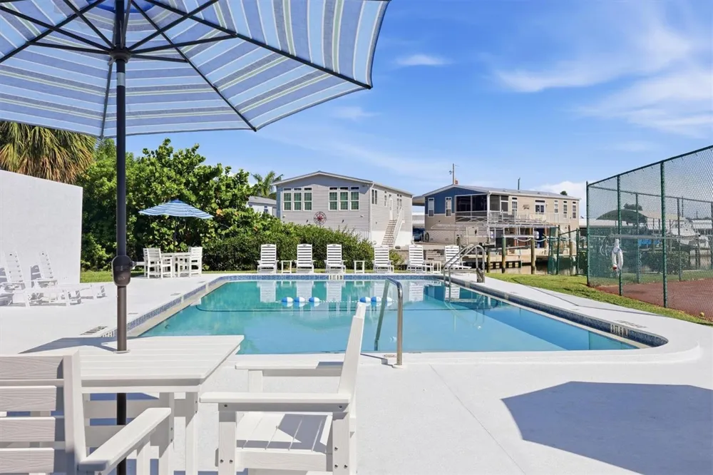 1714 69TH AVENUE W #A303 Bradenton, FL 34207