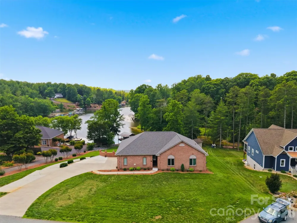 495 Windsor Drive Taylorsville, NC 28681