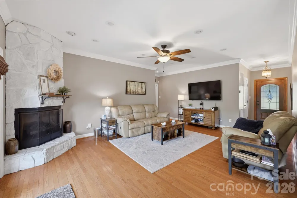 495 Windsor Drive Taylorsville, NC 28681