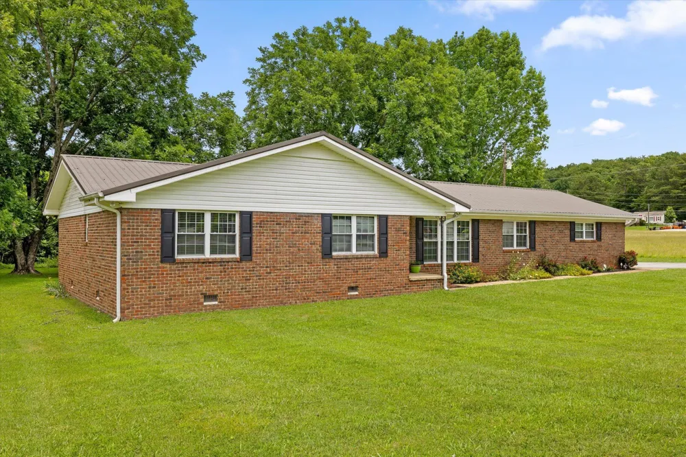 11127 E Brainerd Road Apison, TN 37302
