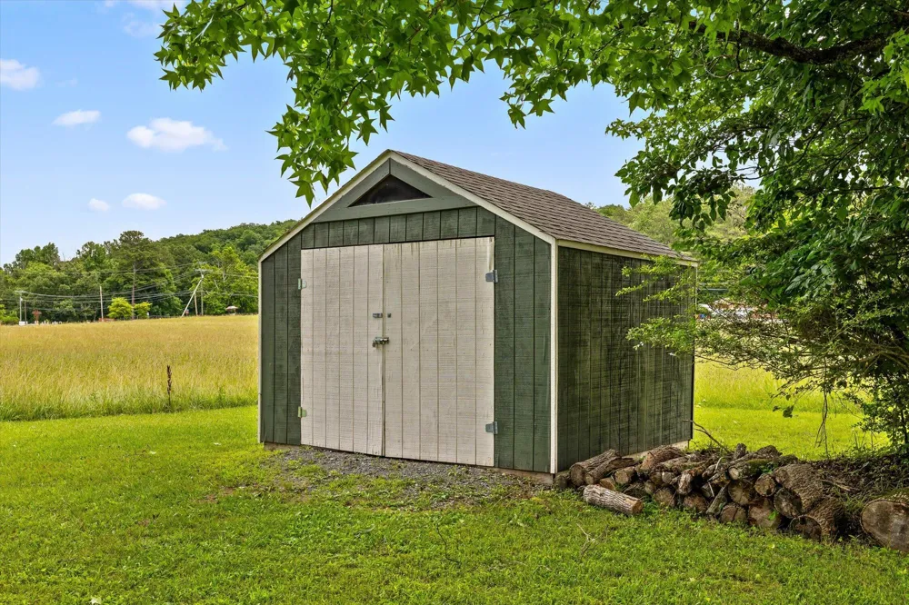 11127 E Brainerd Road Apison, TN 37302