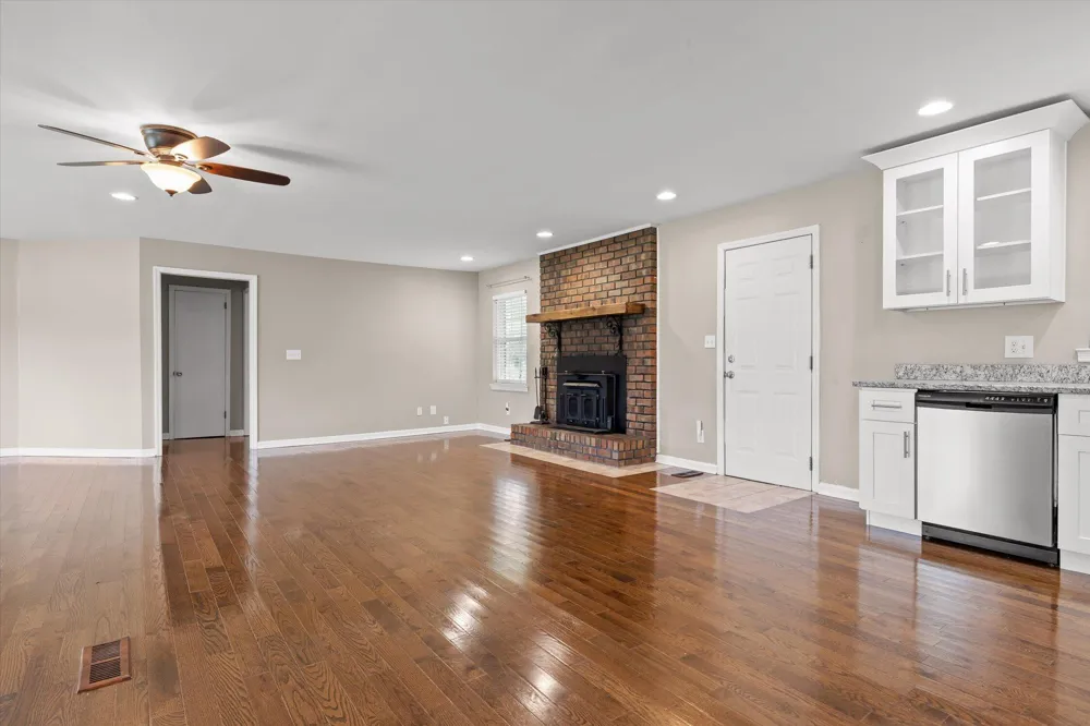 11127 E Brainerd Road Apison, TN 37302