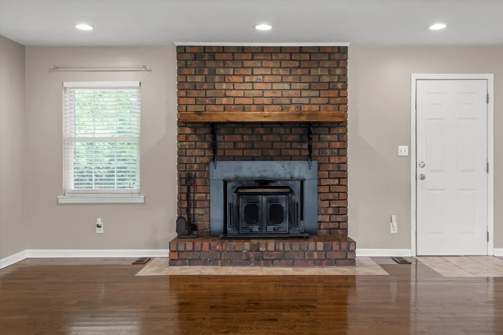 11127 E Brainerd Road Apison, TN 37302