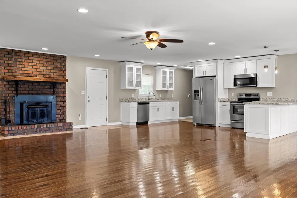 11127 E Brainerd Road Apison, TN 37302