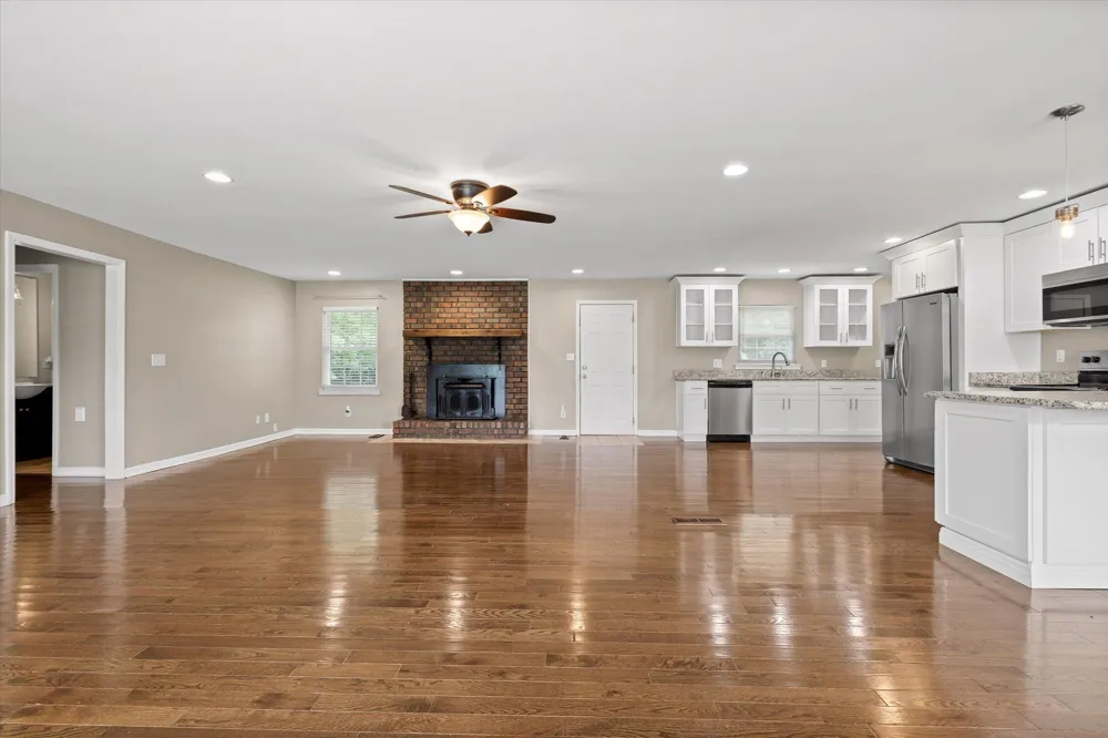 11127 E Brainerd Road Apison, TN 37302