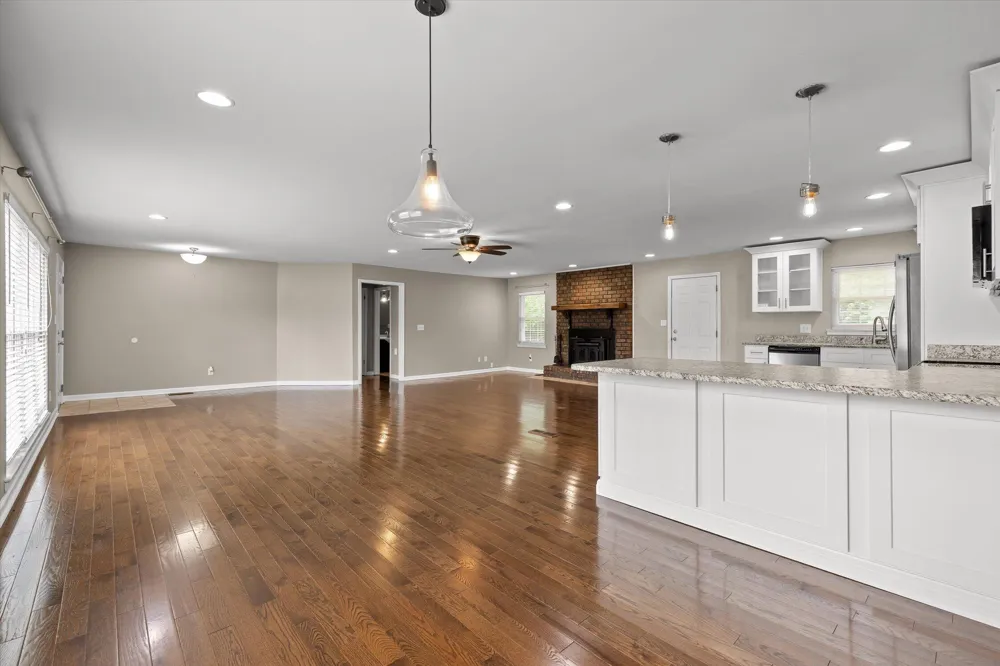 11127 E Brainerd Road Apison, TN 37302