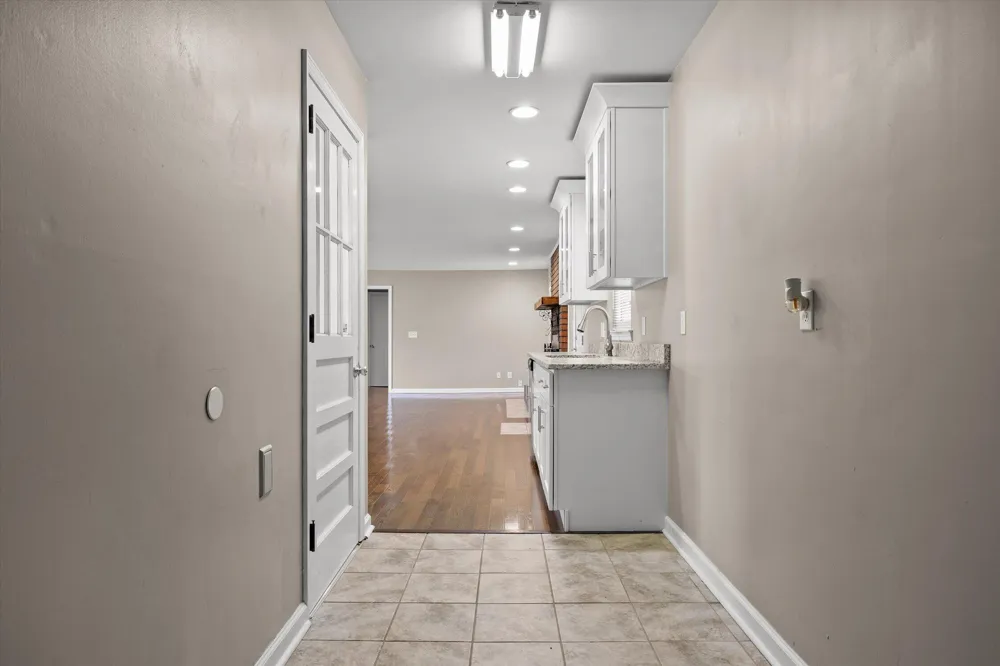 11127 E Brainerd Road Apison, TN 37302