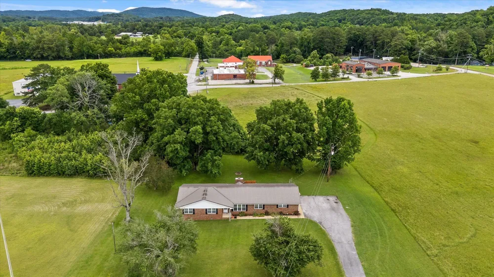 11127 E Brainerd Road Apison, TN 37302