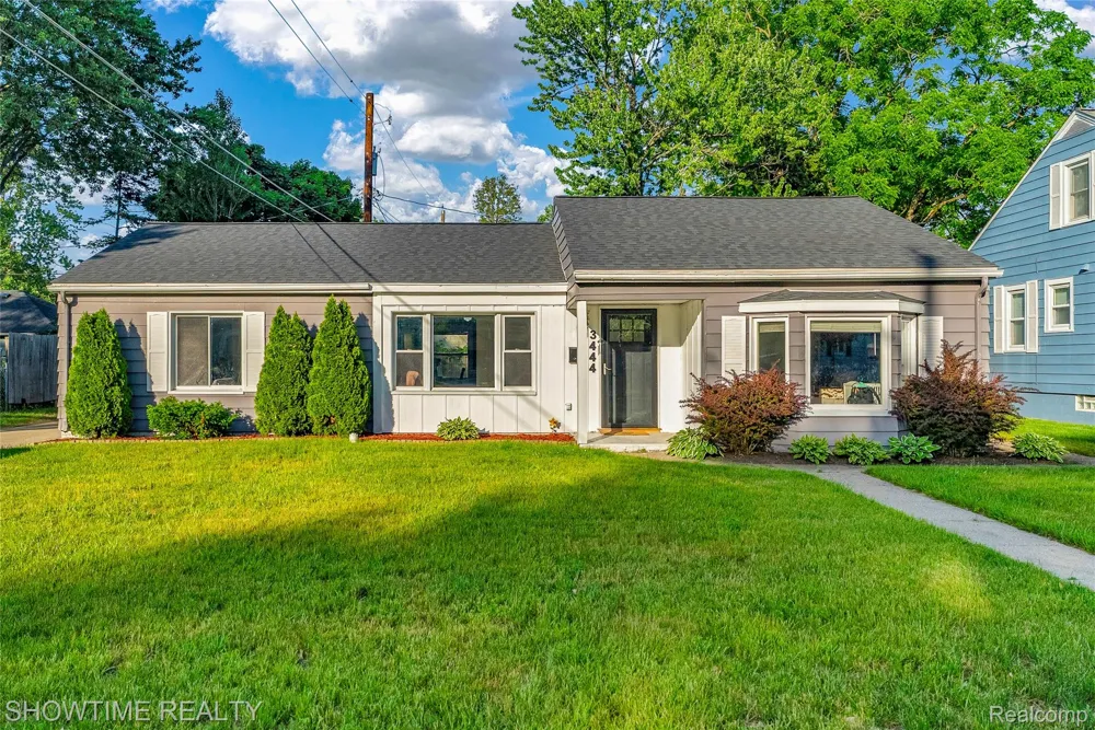 3444 Maple Street Port Huron City, MI 48060
