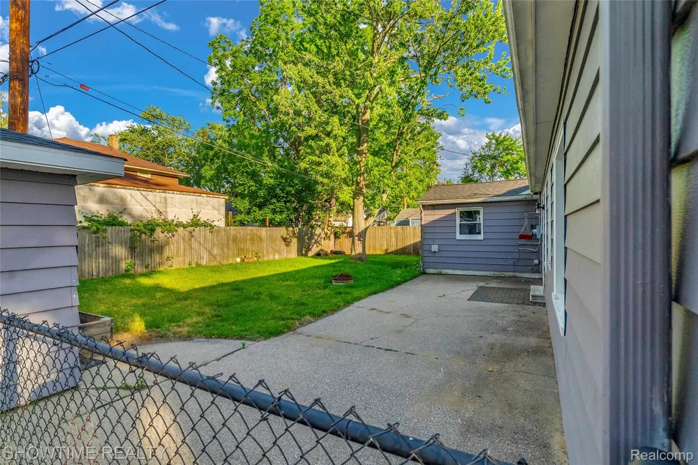 3444 Maple Street Port Huron City, MI 48060