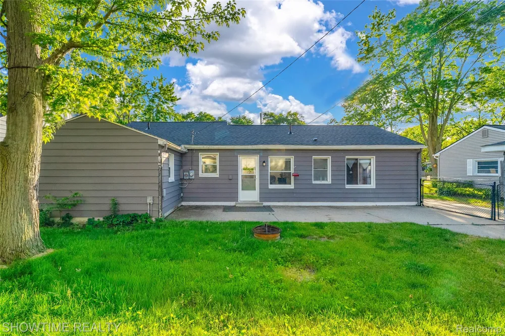 3444 Maple Street Port Huron City, MI 48060