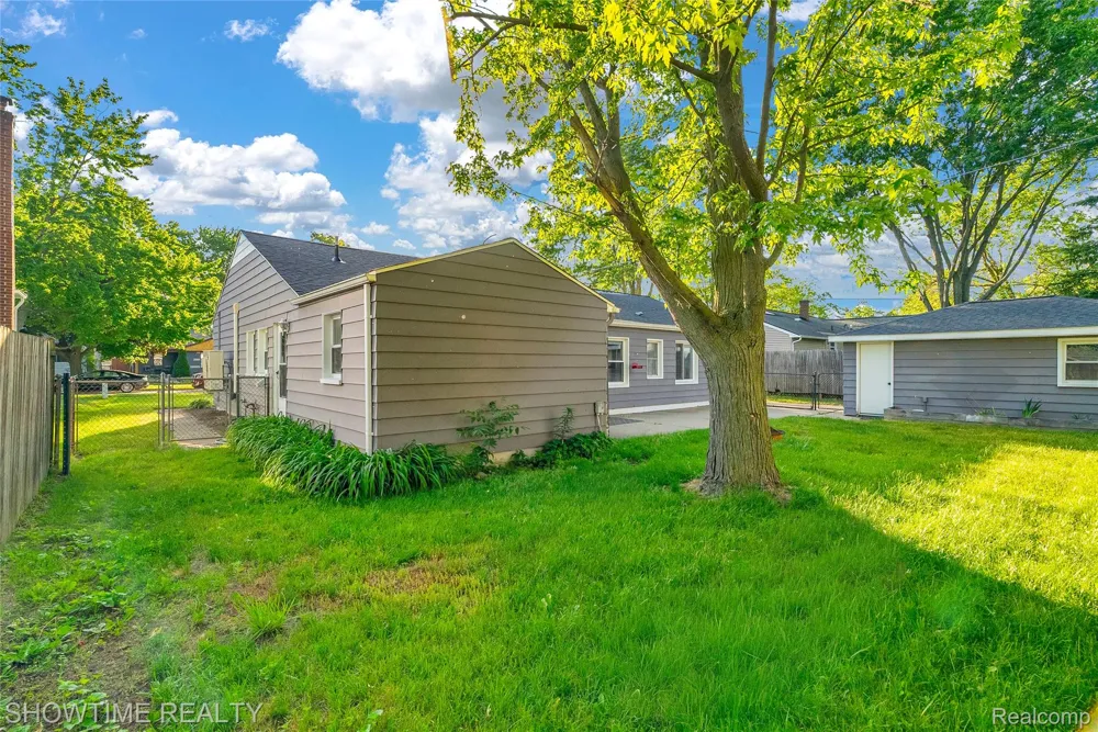 3444 Maple Street Port Huron City, MI 48060