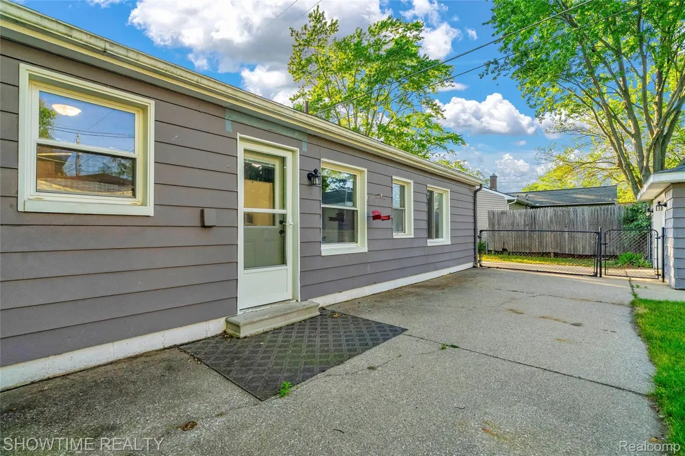 3444 Maple Street Port Huron City, MI 48060