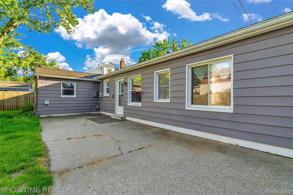 3444 Maple Street Port Huron City, MI 48060